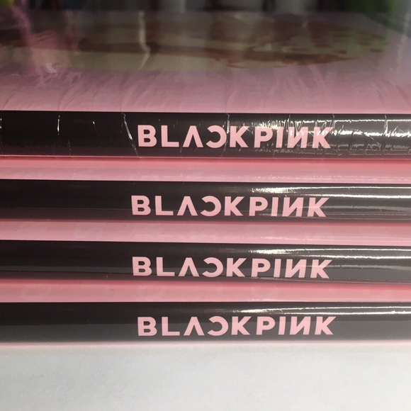 BLACKPINK PhotoBook (RARE!!! JAPAN EXCLUSIVE) 🖤💗 - Picture 3 of 6